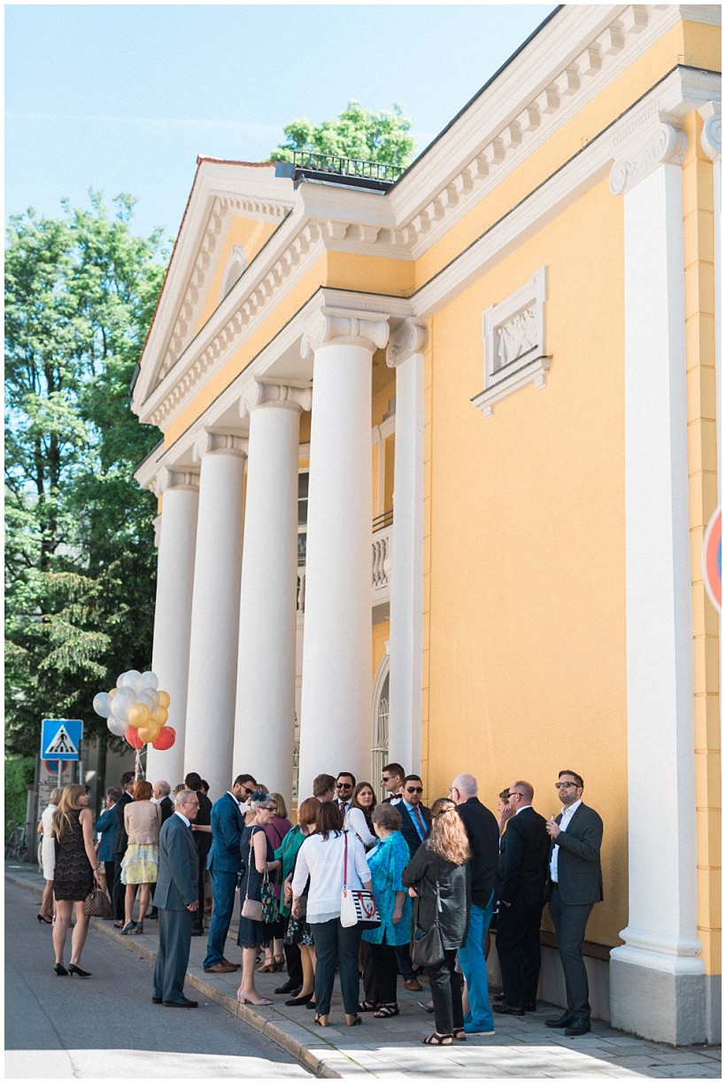 Hochzeit Im Standesamt Mandlstrasse Munchen Und Gasthof Hinterbruhl